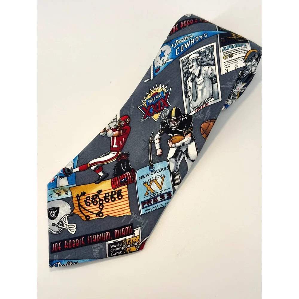 Nicole Miller Mens 1995 Vintage NFL Super Bowl Silk Tie‎ Football Collage